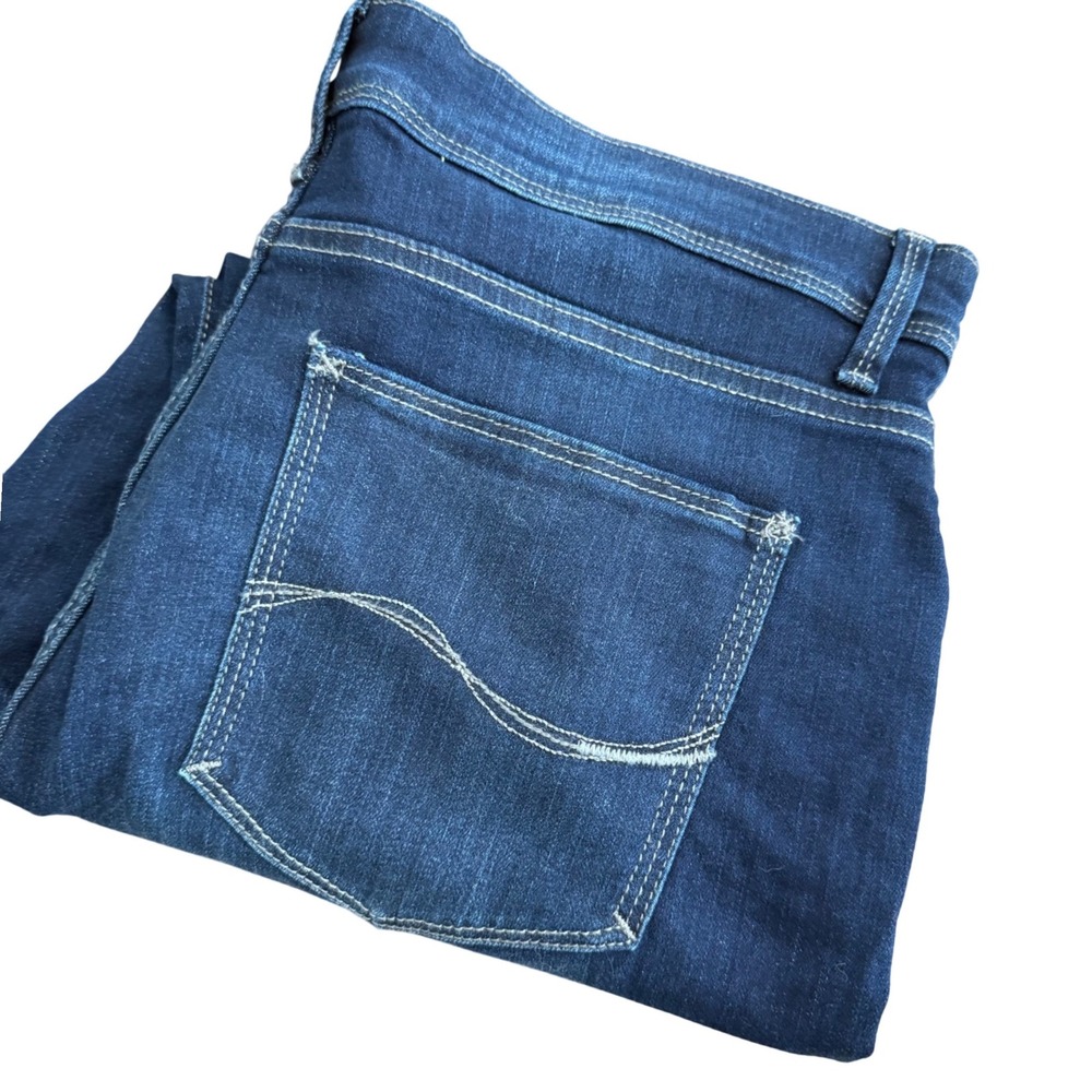 Lee Modern Series Midrise Fit Cropped Bootcut Jeans  16M Dark Wash Button Ankle‎